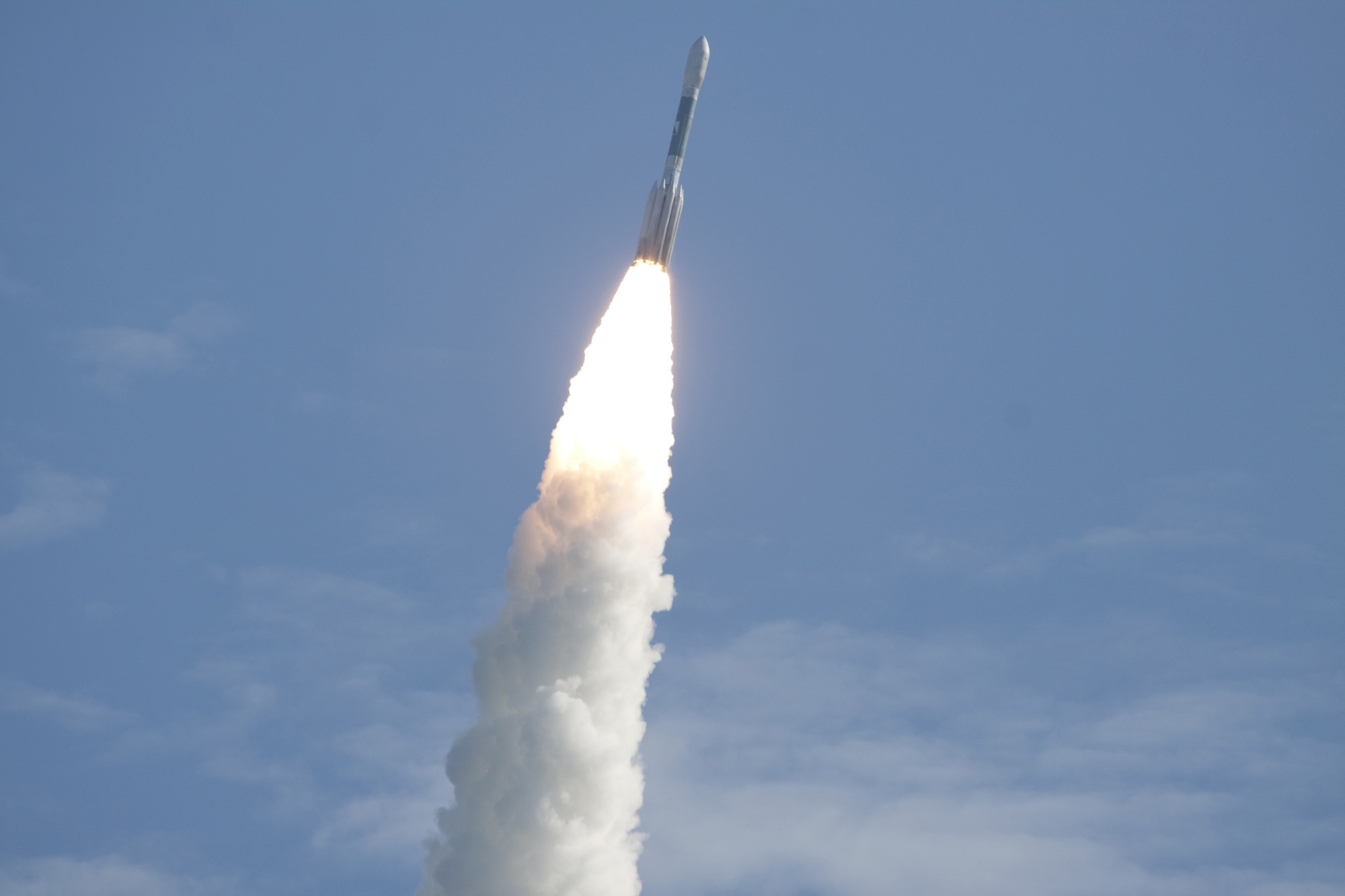 NASA Sets Sights on Mars After Unmanned Moon Shot